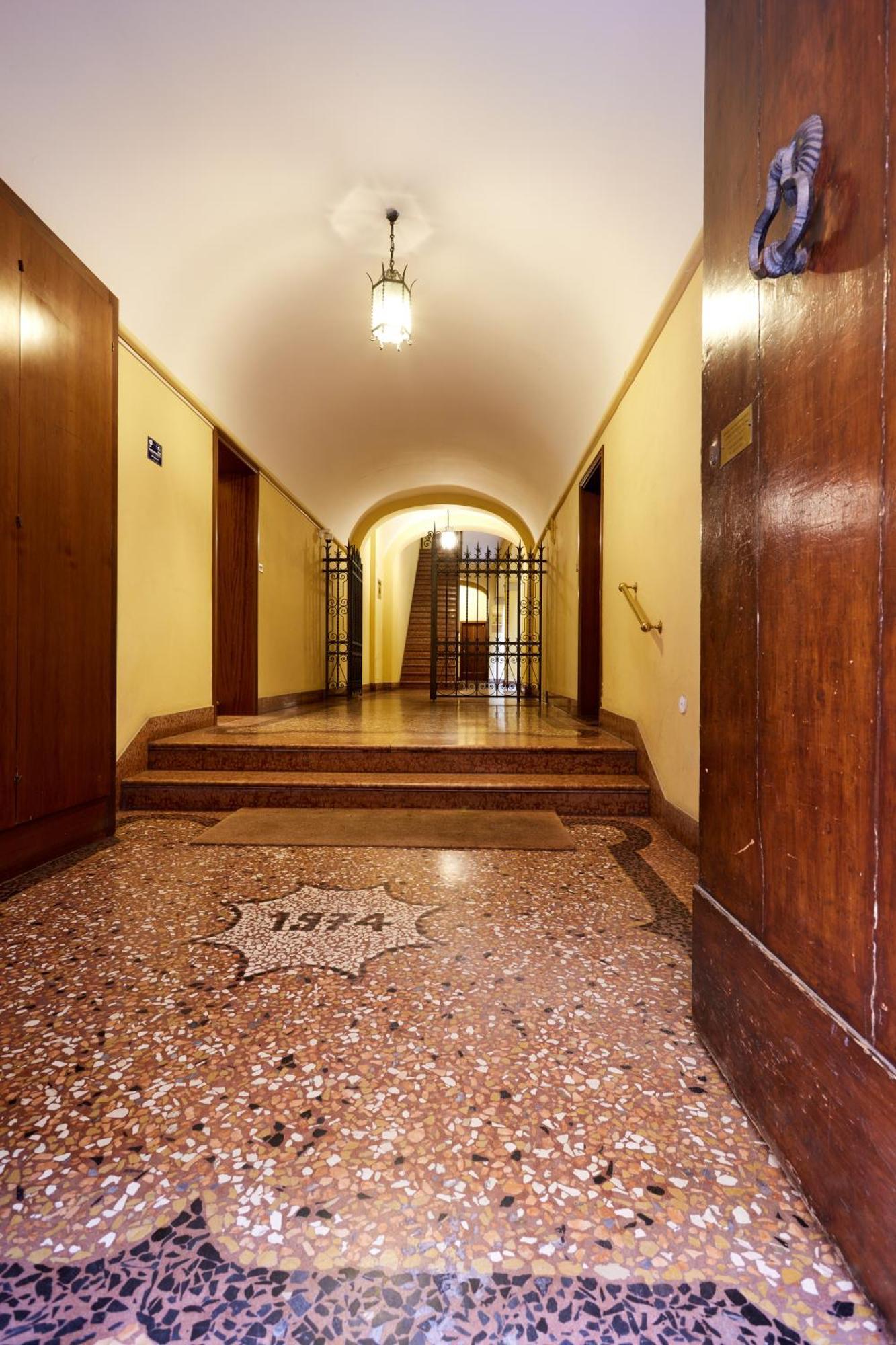 Central And Comfy Apartment Free Netflix And Disney Plus Bolonha Exterior foto